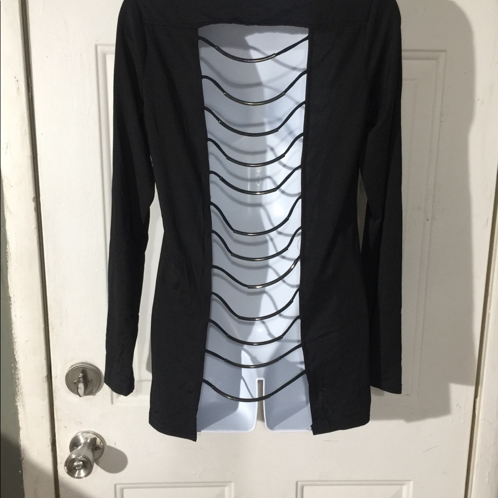 Doble Zero Pullover With Horizontal Strings